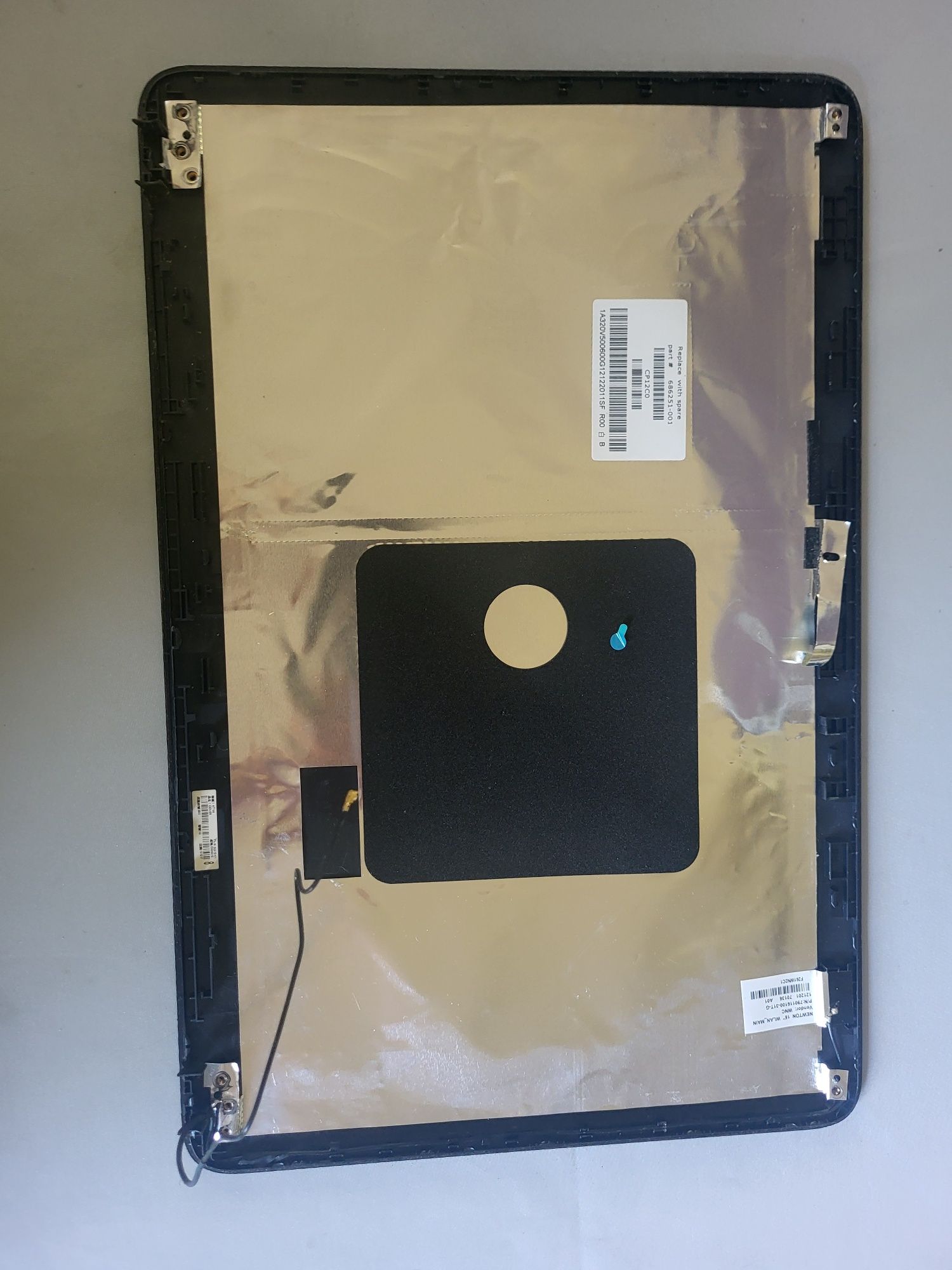 Sprzedam tylnią obudowę matrycy do laptopa HP Compaq CQ58