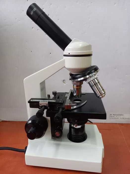 Mikroskop biologiczny Biotec firmy Pierron- LED