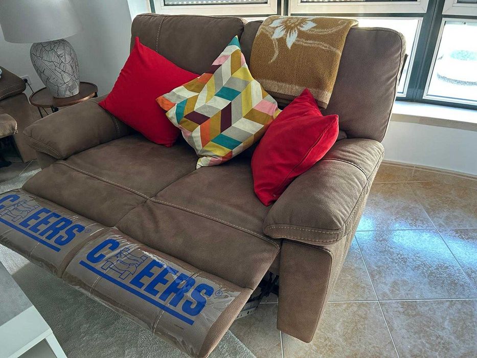 conjunto 2 sofás praticamente novos