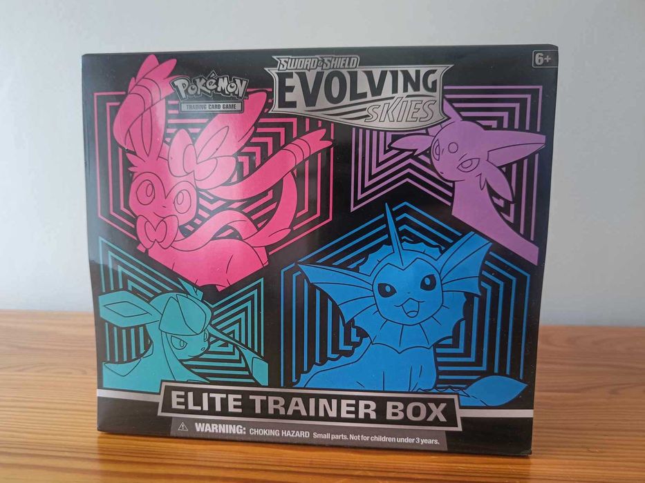 Evolving Skies Elite Trainer Box - Vaporeon Espeon Glaceon Sylveon ETB