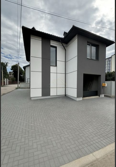 Продається будинок в центрі Івано-Франківська. Вул. Північний Бульвар