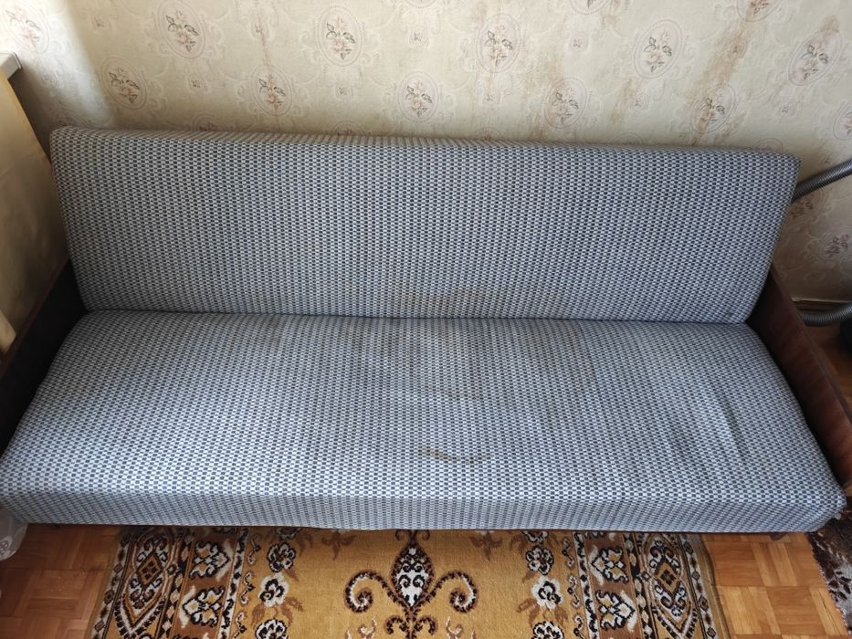 Oddam wersalkę. ZA DARMO.