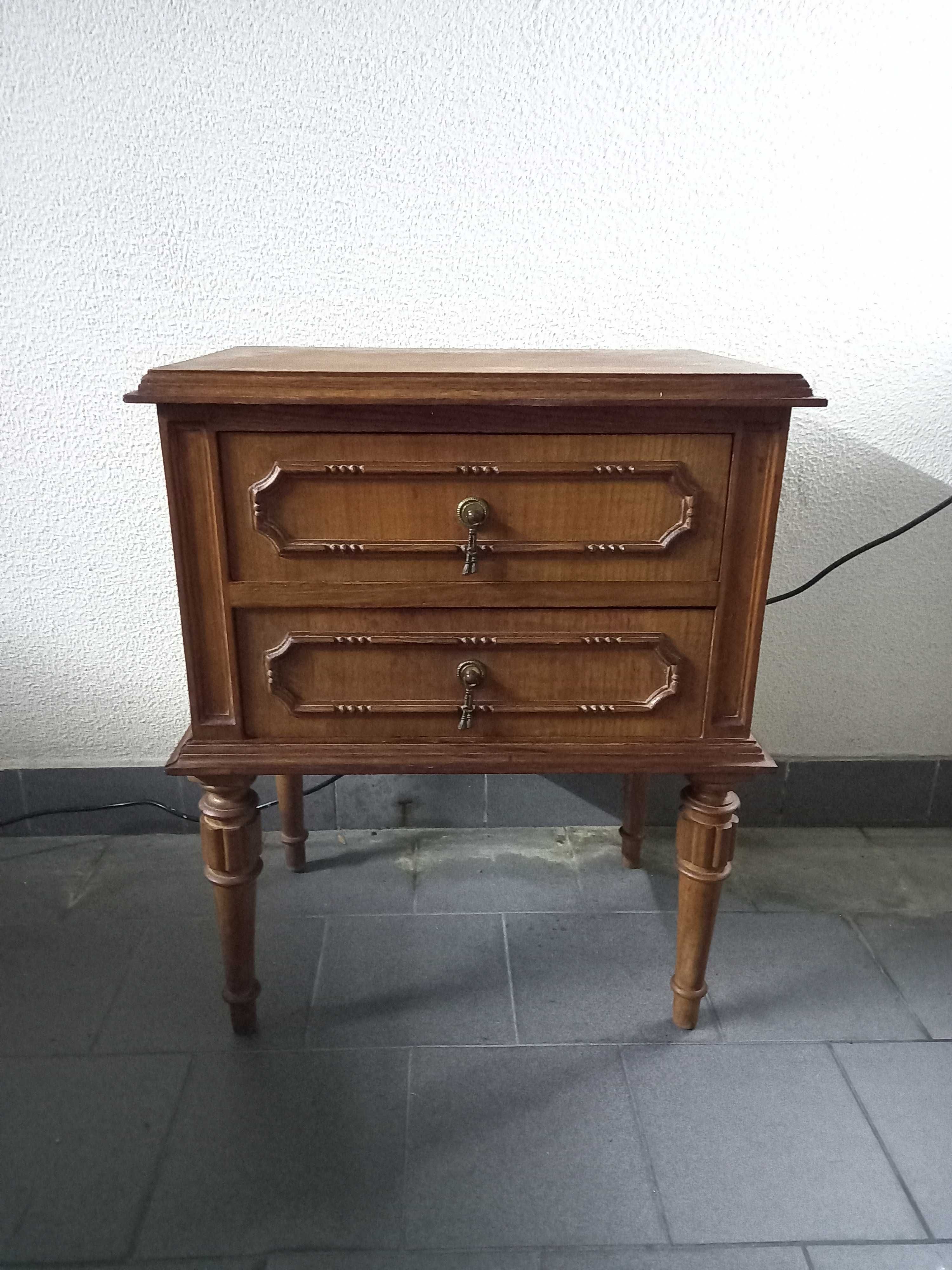 Mesa de cabeceira