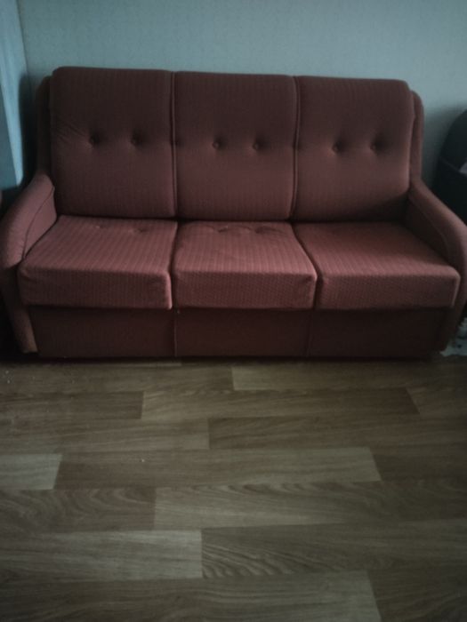 Цена договорная звонте Желательно дзвонити Продаю диван розкладний