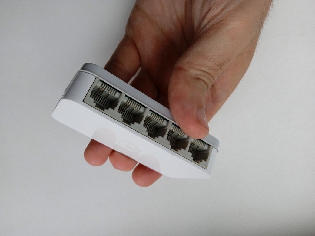 Коммутатор (Свитч) d-link des-1005c 5 port