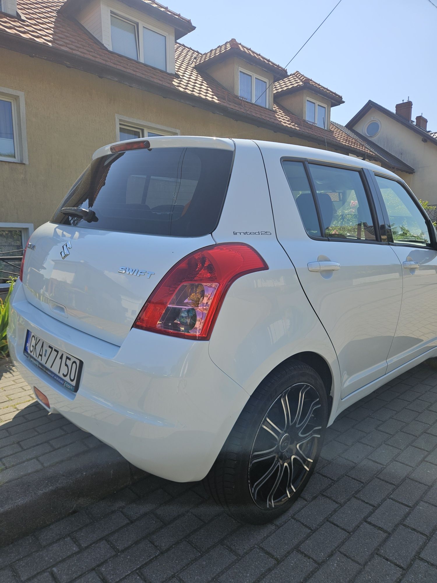 Suzuki swift 1.3 benzyna