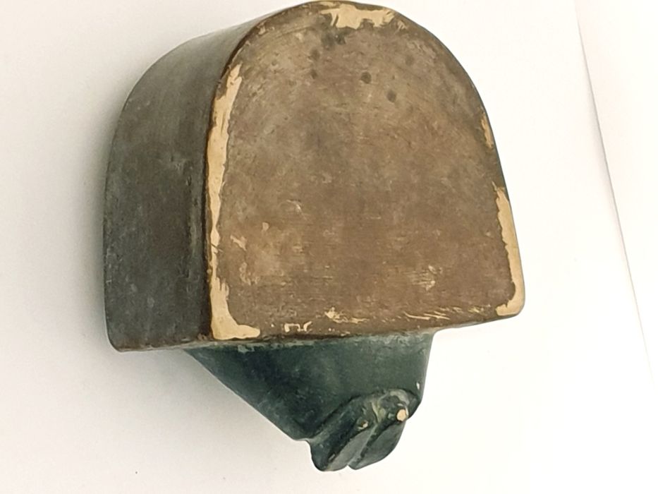 Rara antiga caixa de tabaco figurativa em faiança europeia