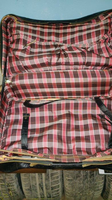 Walizka skórzana  czarna mała PRL na klucz