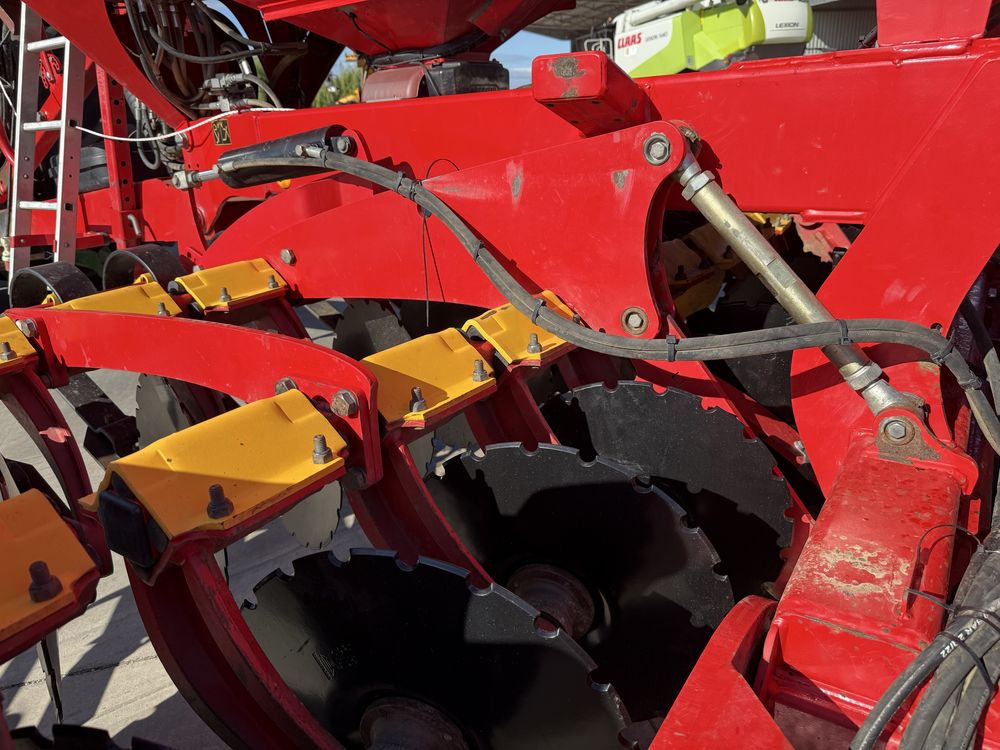siewnik Agregat uprawowo-siewny vaderstad Spirit 400S