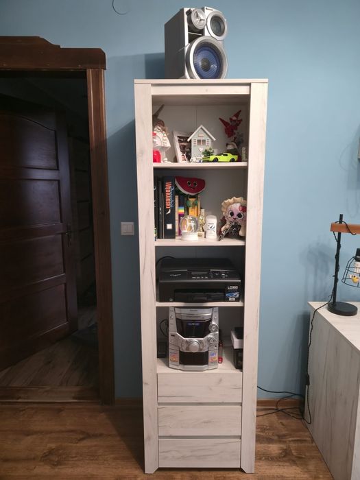 Meble młodzieżowe.