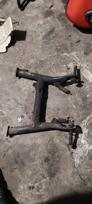 Центральна подножка иж