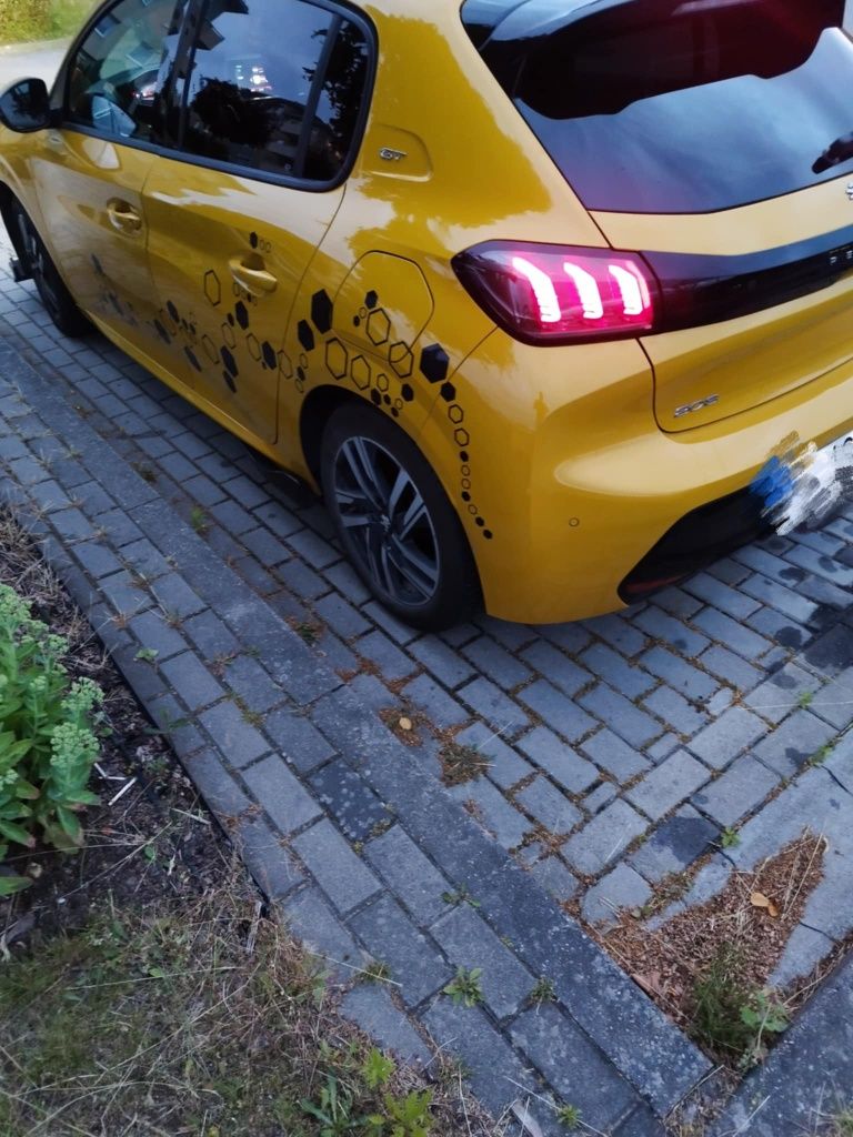 Peugeot 208 automat 2021 rok