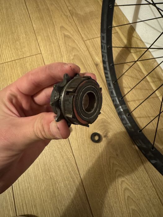 Komplet kół Dartmoor Reel pro Shield 26 Dirt 100x15 135x10