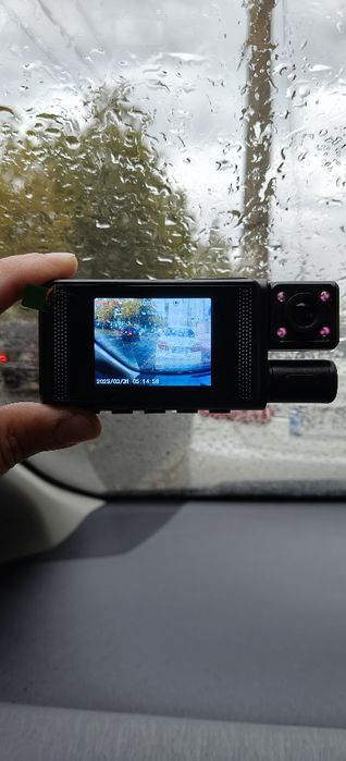 Автомобильный видеорегистратор с 3 камерами