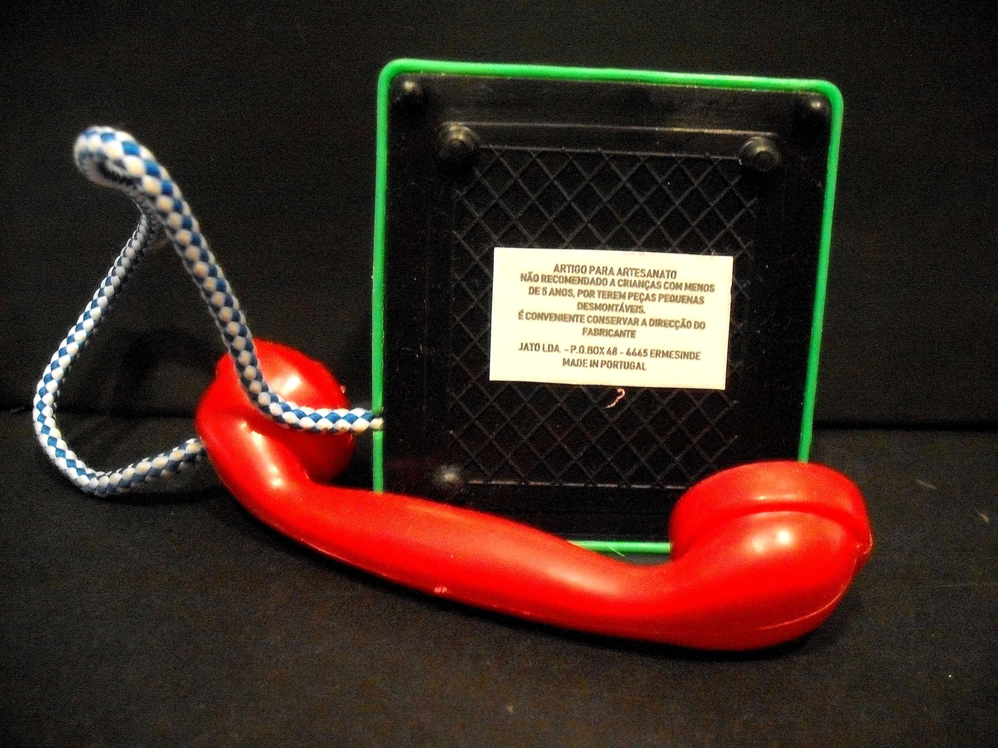 PEPE - Telefone antigo feito em plástico