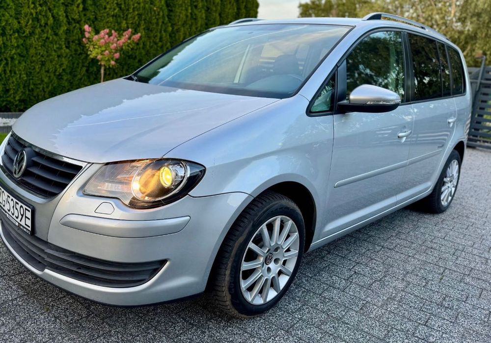 Volkswagen Touran 2010р 2.0 TDI