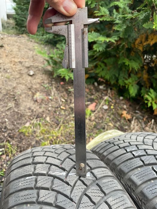Sprzedam używane opony zimowe Bridgestone 195/65 R15