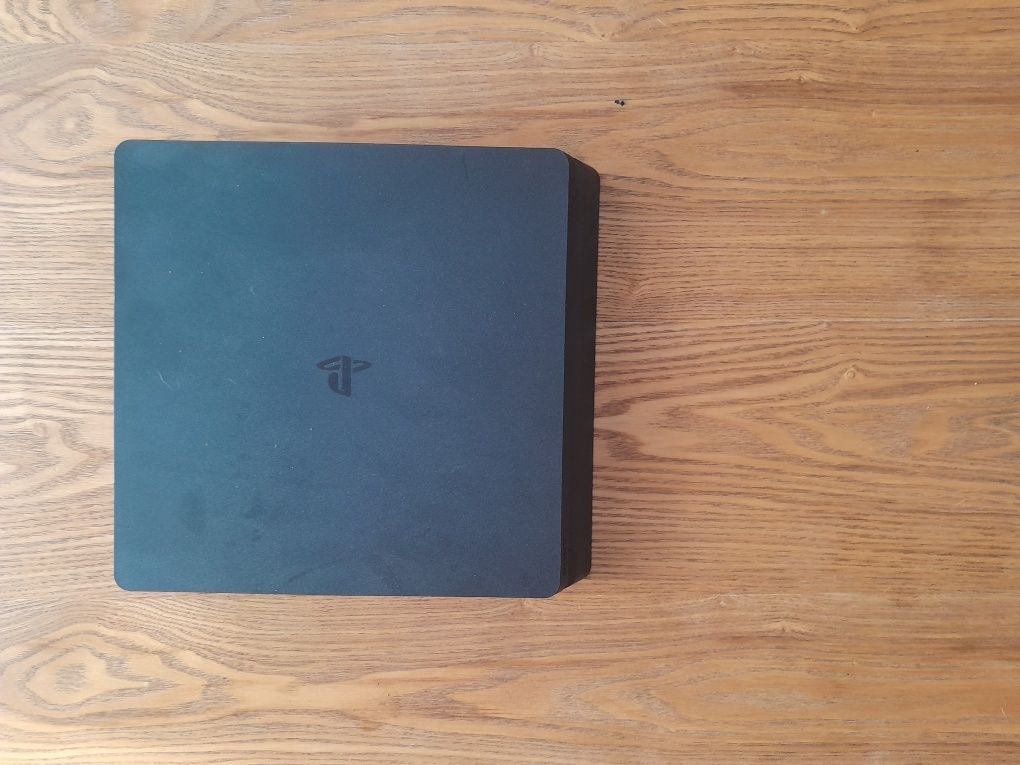 PlayStation 4 slim