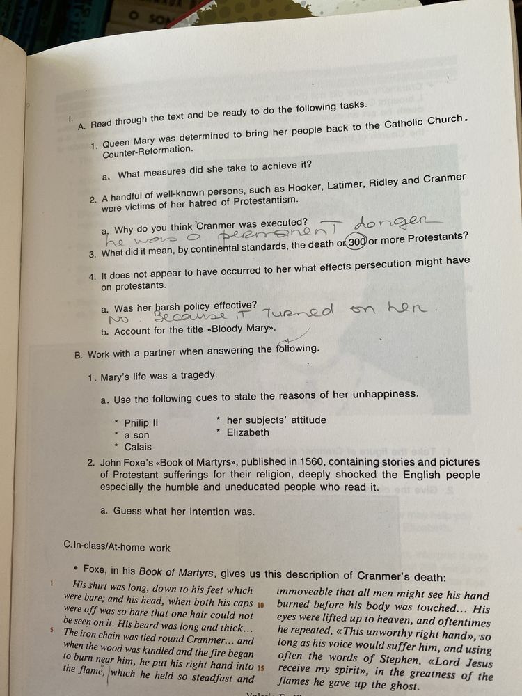 Livro escolar de inglês avançado 12.º ano