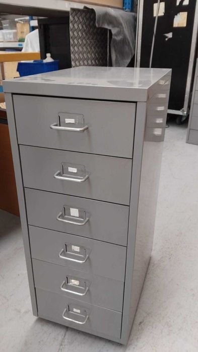 Arquivo com 6 Gavetas Usado, em excelente estado (8 unidades)