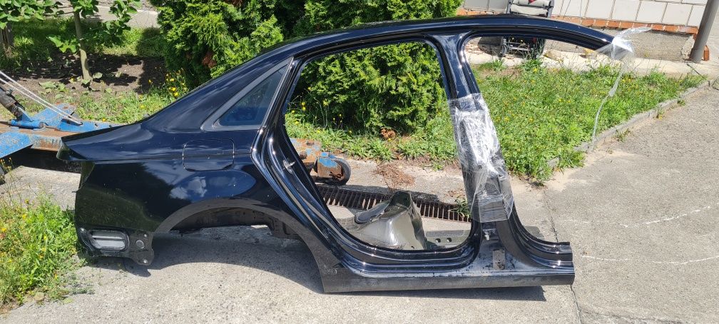 Ćwiartka prawy tył błotnik prawy próg ly9b audi a4 b9