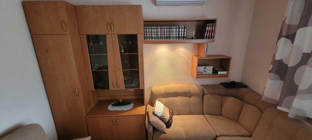 Meble-Sprzedam zestaw mebli do salonu. Bardzo dobry stan.