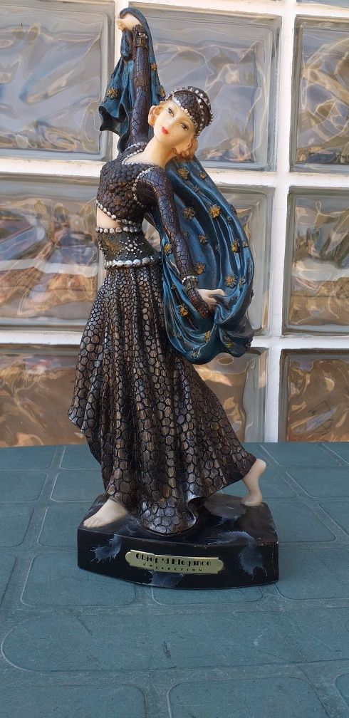 Estatueta de porcelana Object'd Elegance coleção