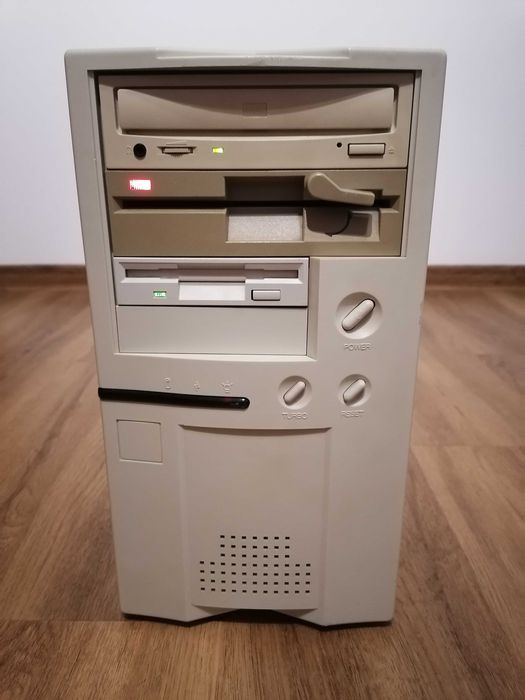 Retro komputer Socket 3 z procesorem Am5x86