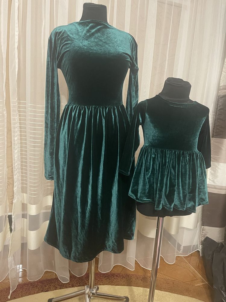 Однакові плаття, family look, ізумруд, зеленого кольору