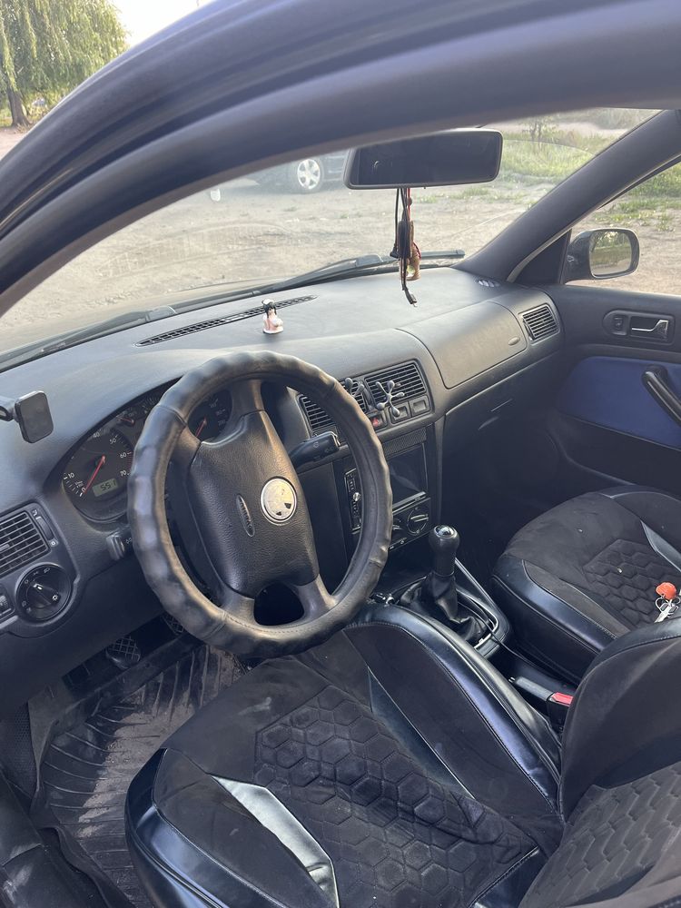 Volkswagen Golf 4