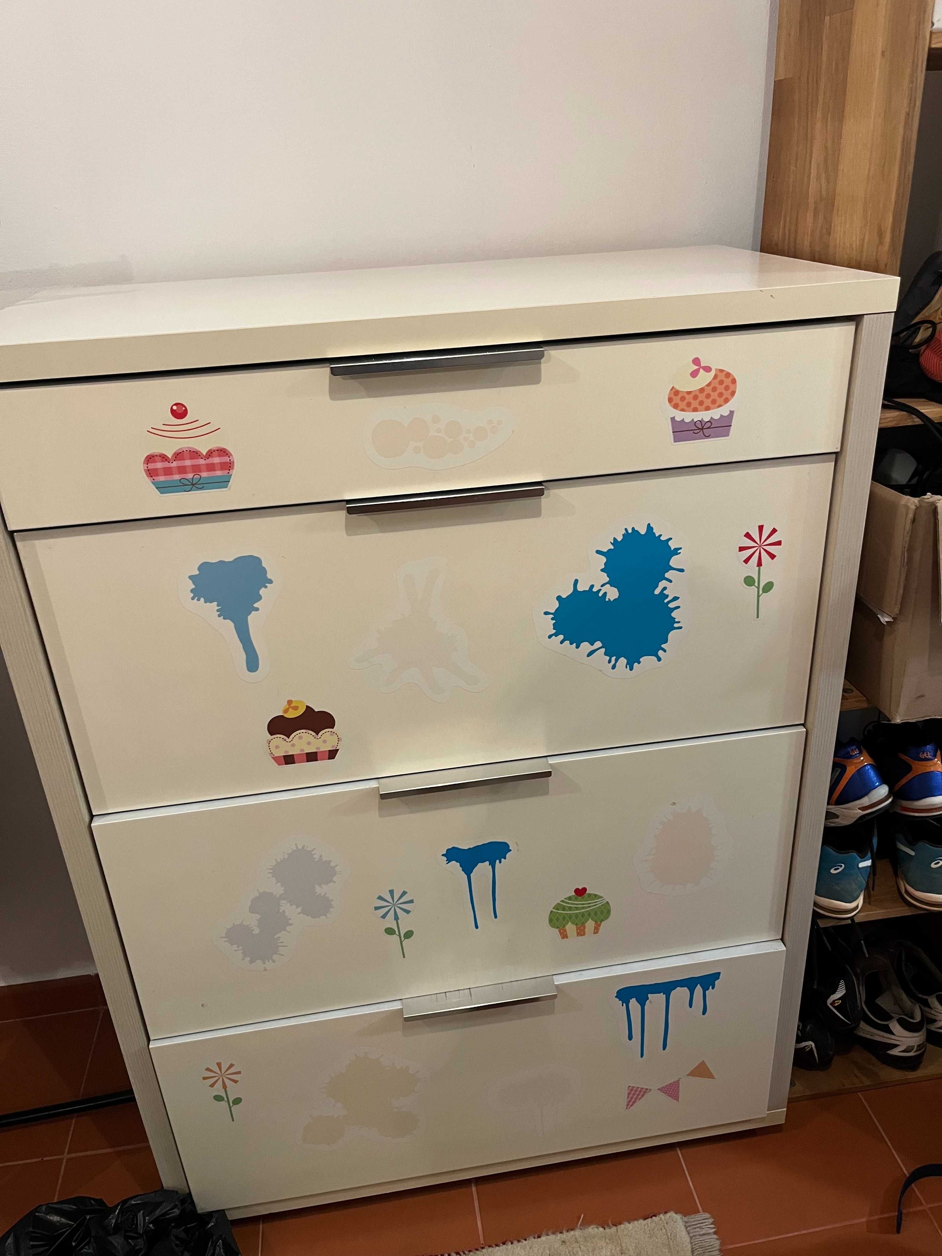 Cômoda branca para quarto