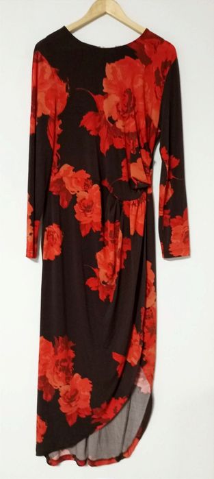 NOWA zjawiskowa suknia maxi z różami r. 44/46