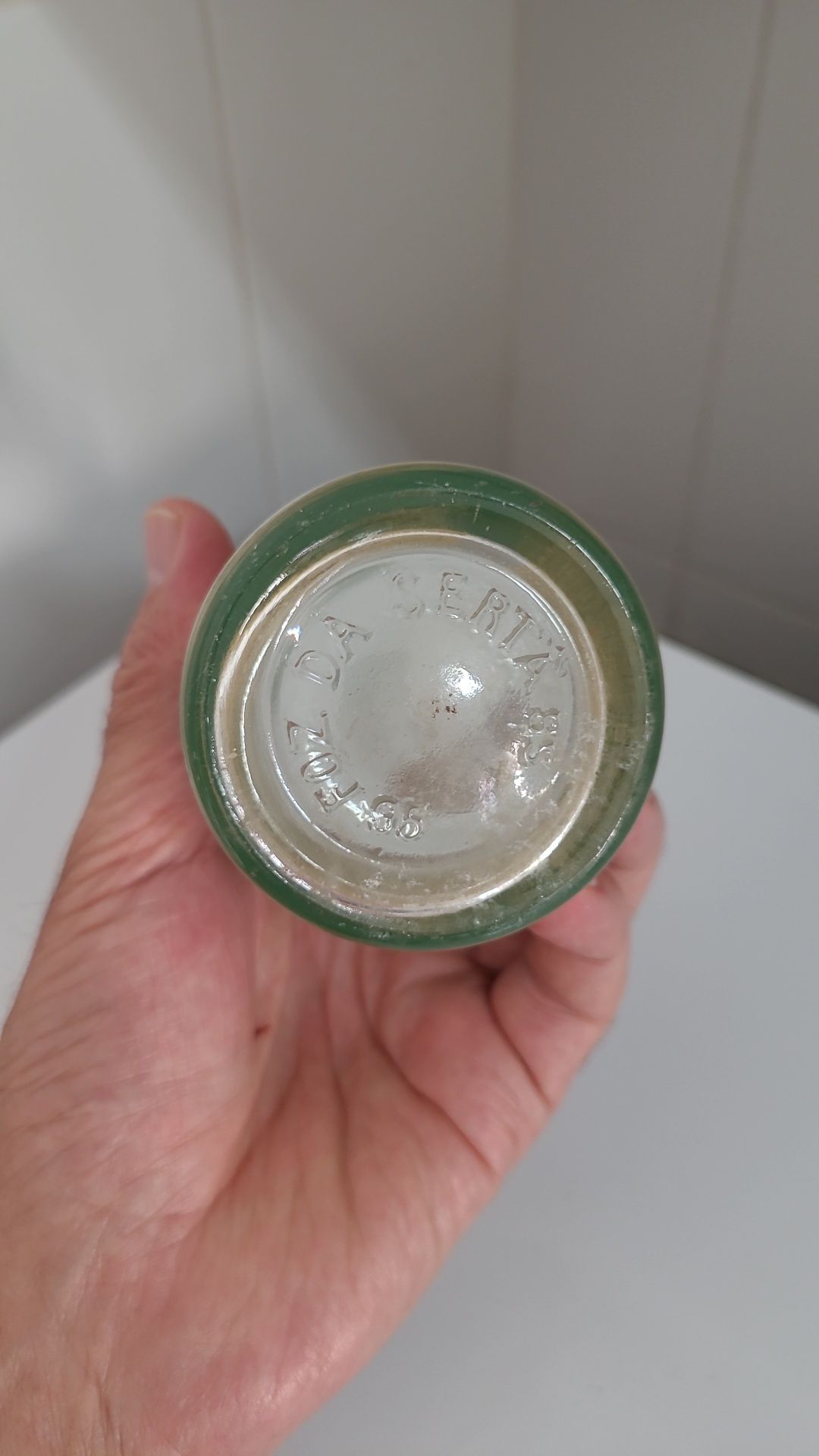 Garrafa antiga de Água da Foz da Sertã com rótulo de papel