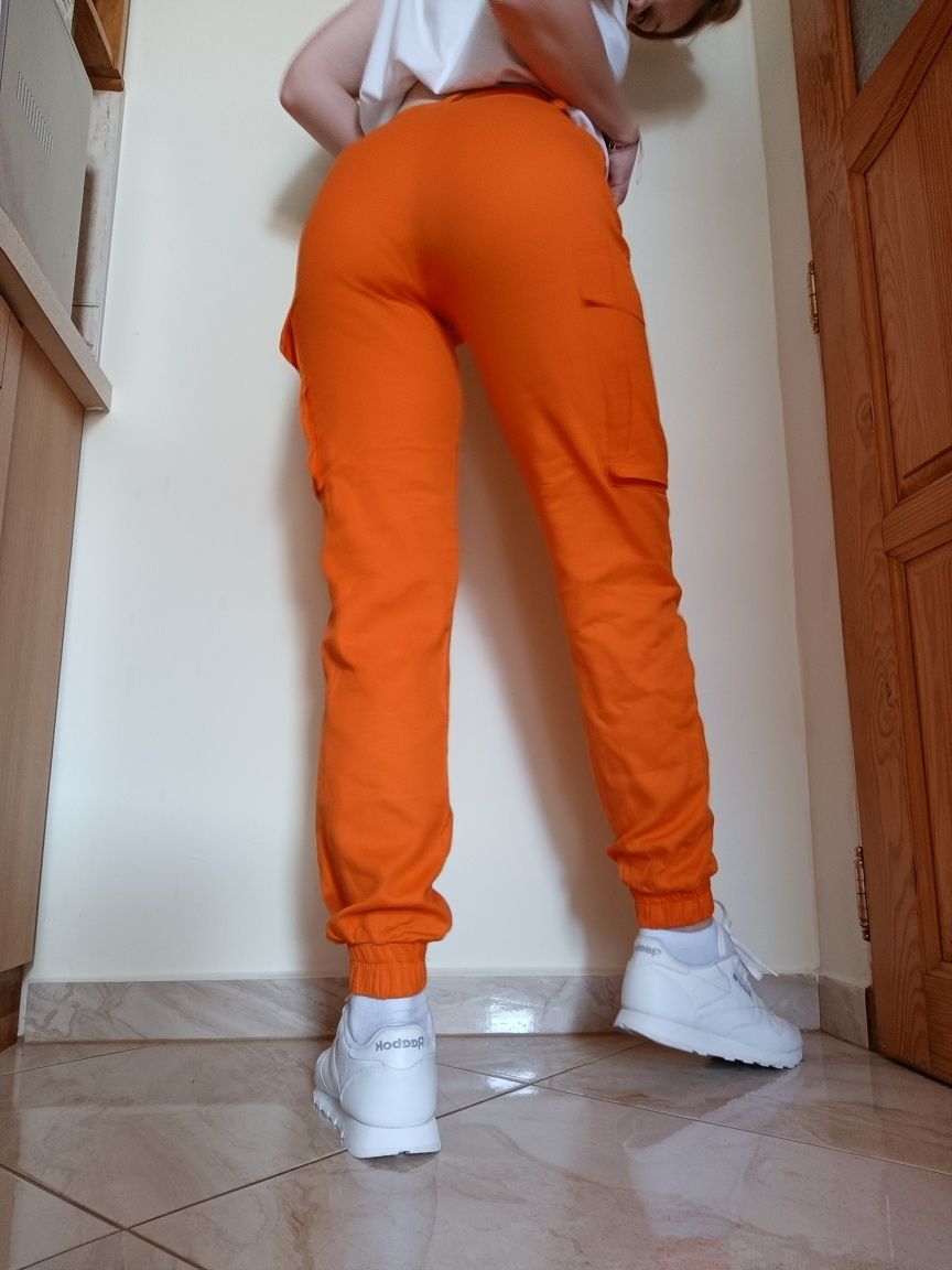 Pomarańczowe spodnie joggery ASOS Missguided XS 34