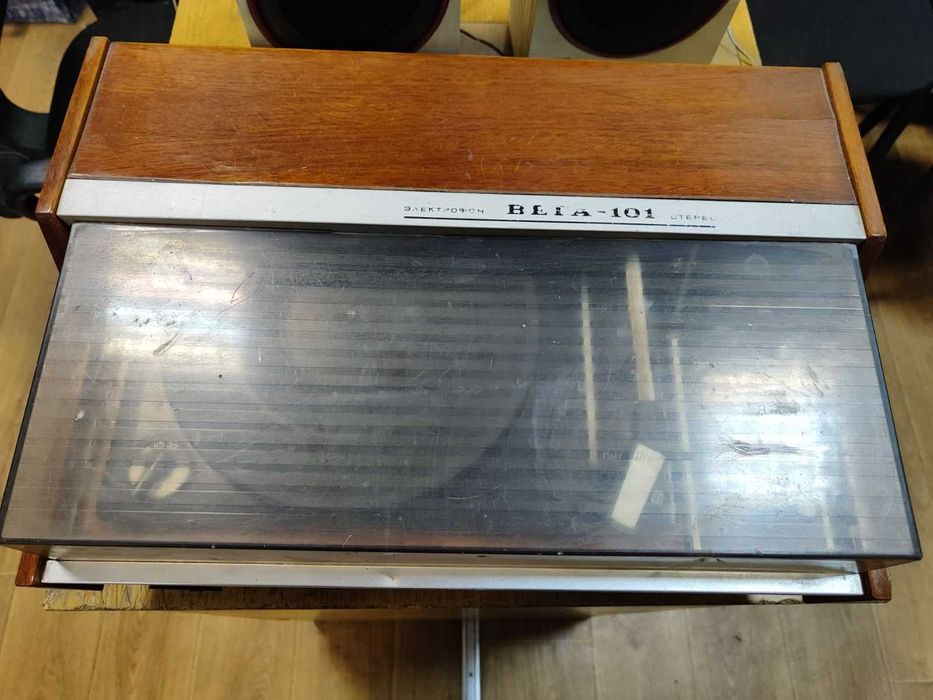 Усилитель проигрыватель винила Электрофон  "Вега 101" стерео  рабочий