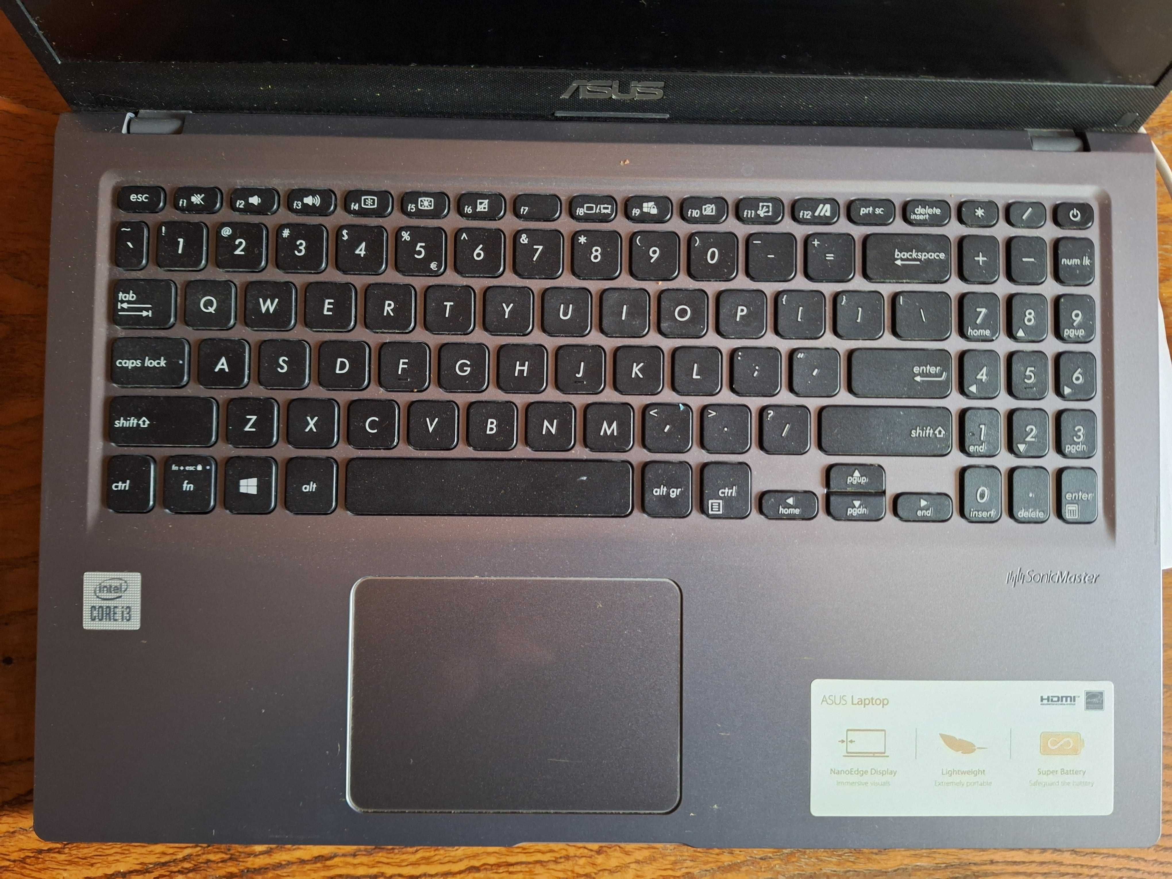 Sprzedam laptopa Asus 15,6 cali procesor i3  generacja procesora 10