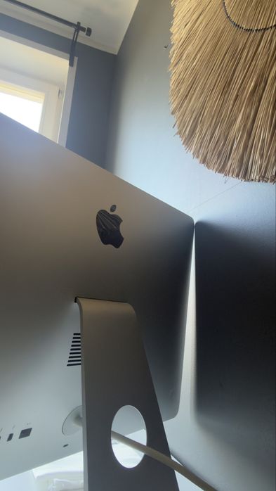 Apple iMac 21,5