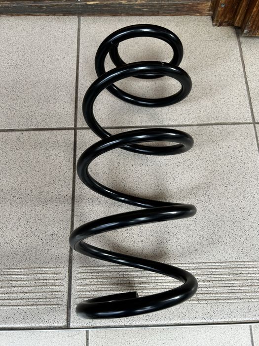 Передня пружина на Hyundai Santa fe 2 оригінал