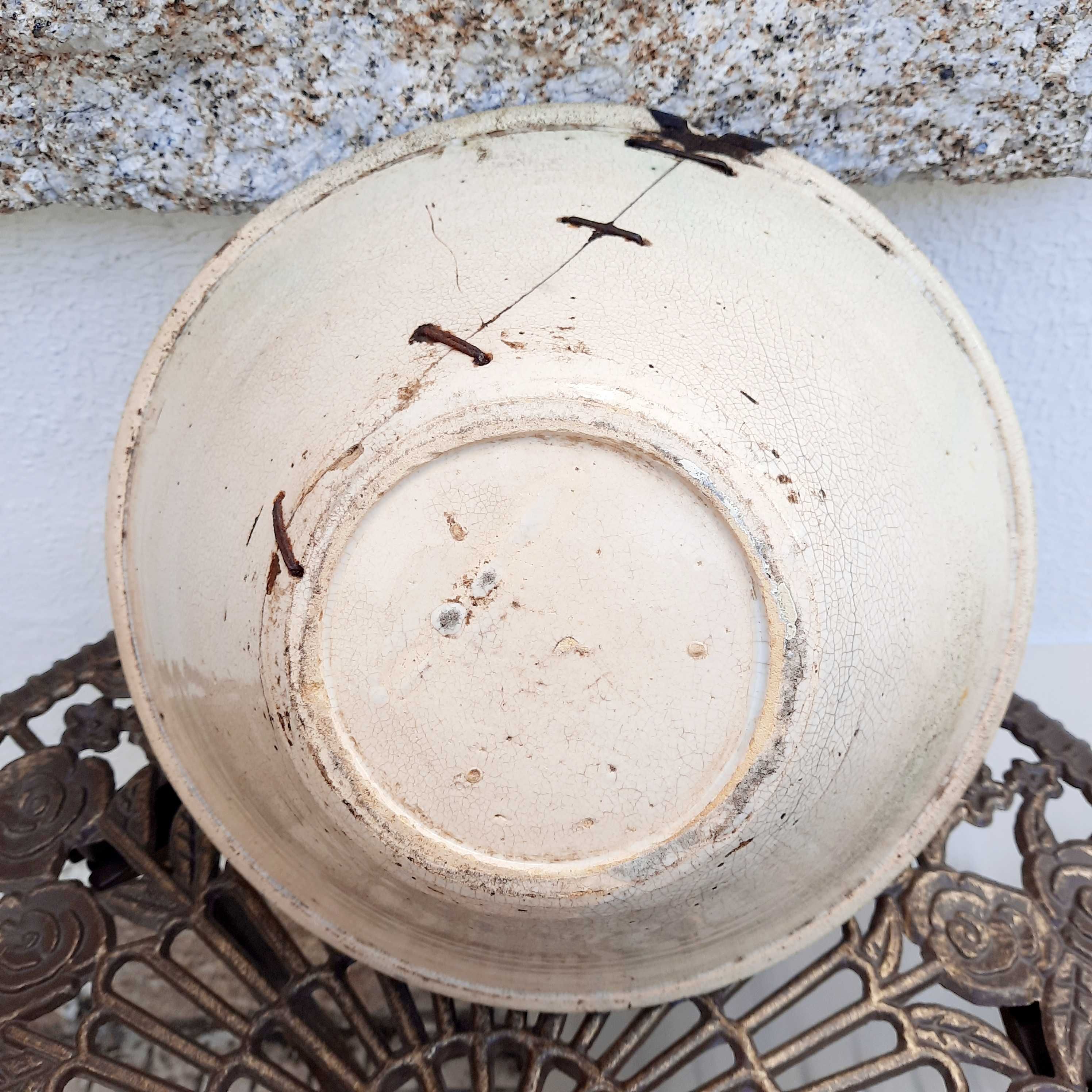 Taça em faiança portuguesa. Cerâmica portuguesa Ratinho