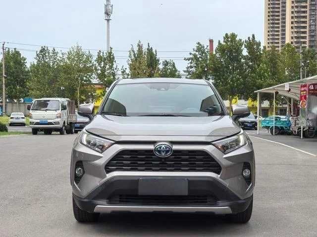 Toyota RAV4 2020 року