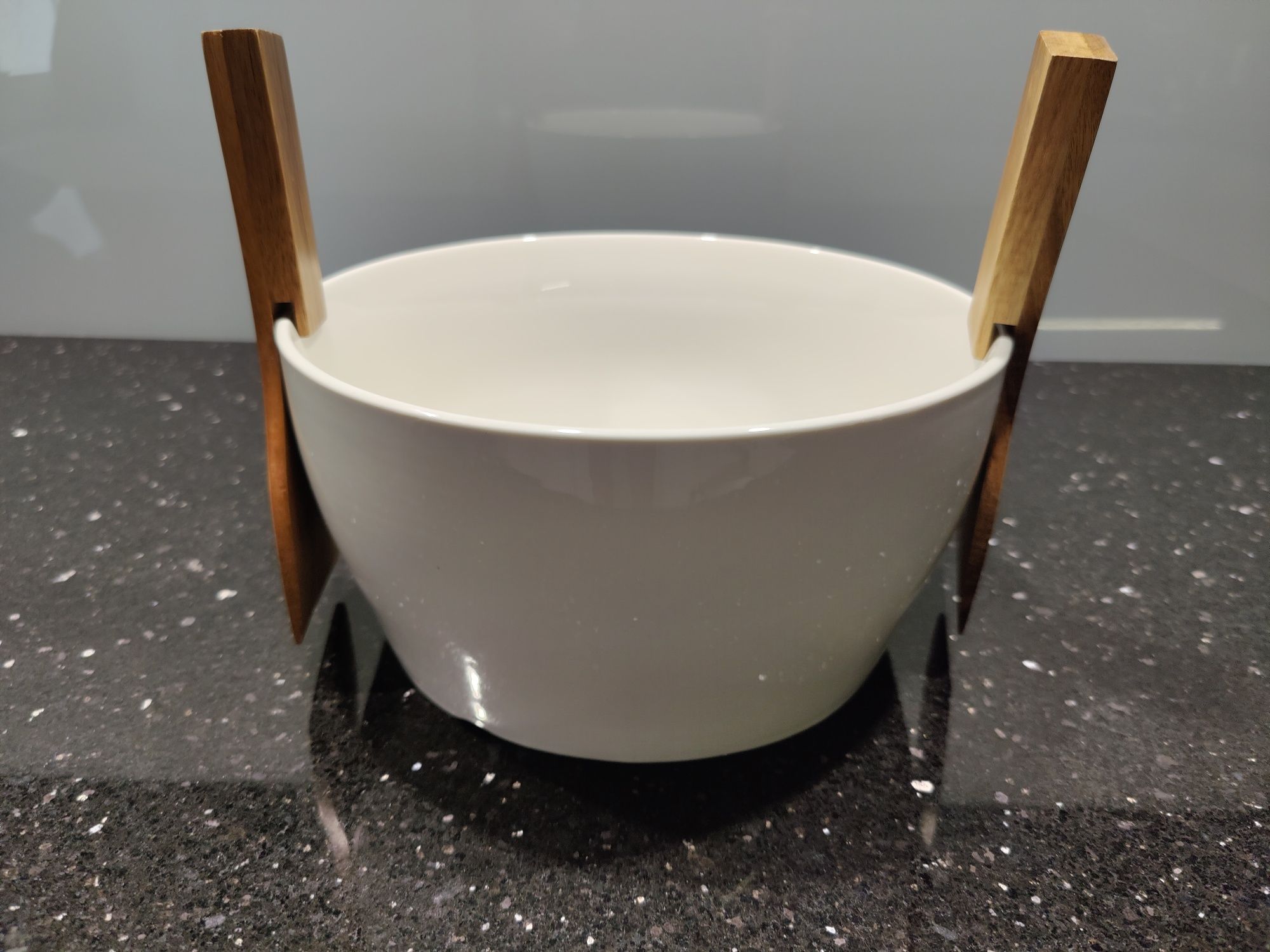 Misa sałatkowa ze sztućcami DUKA ACACIA 24 cm 3500 ml porcelana biała