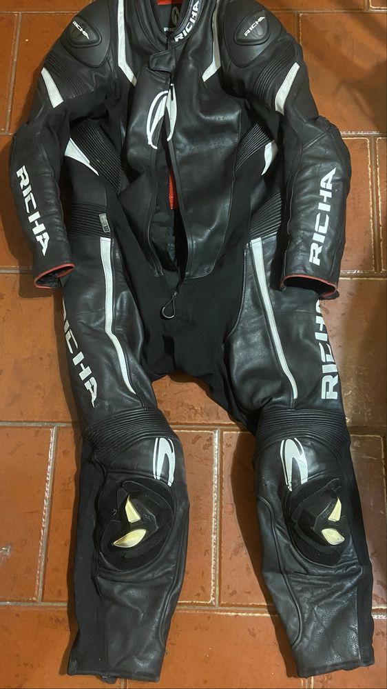 Fato Ritcha Motard numero 48
