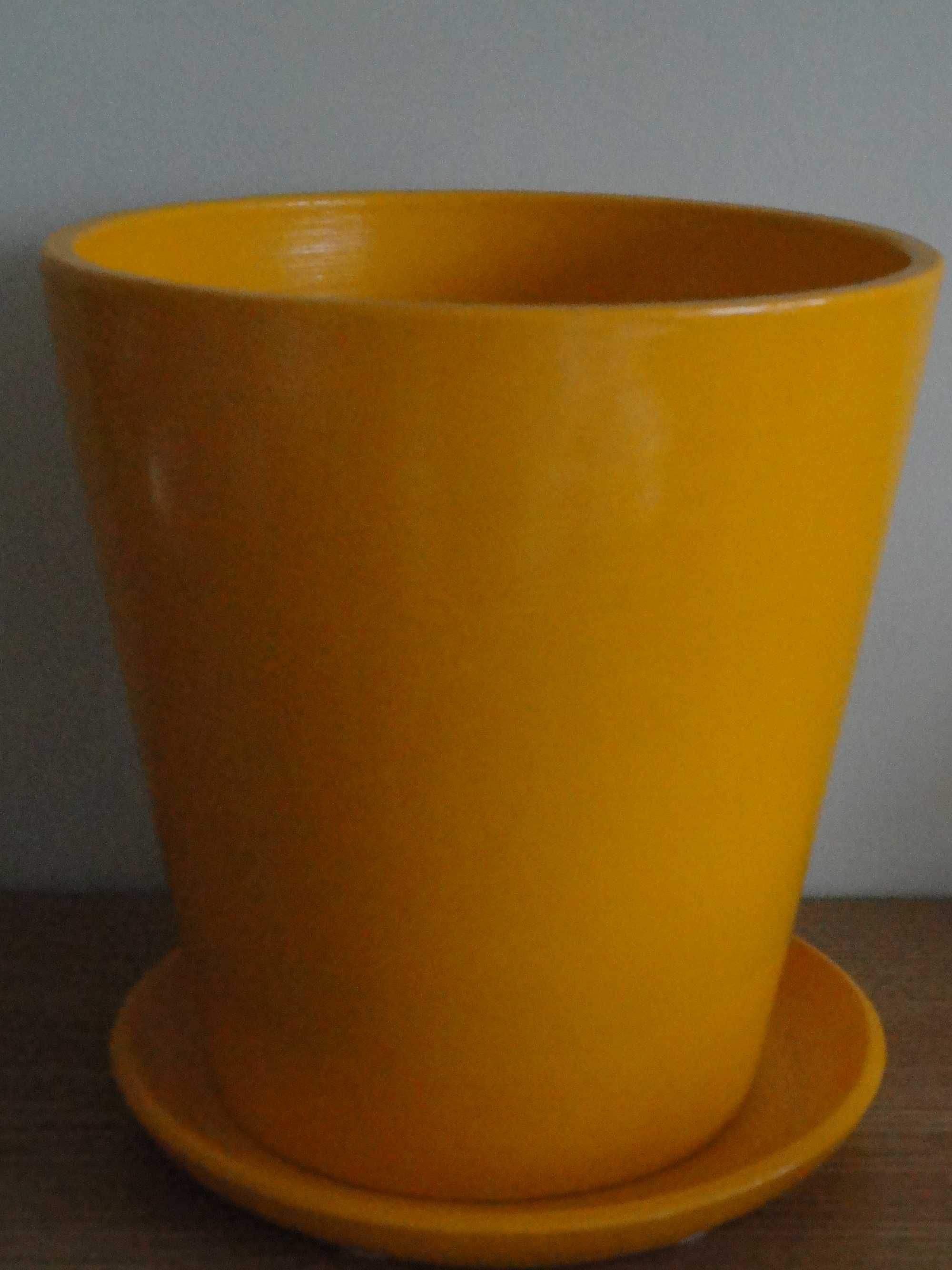 donice gliniane osłonki doniczki ceramiczne