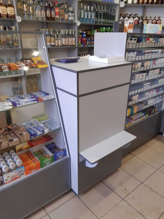 Торгівельні меблі ,для навчальних закл. сантехн. кабінки на замовлення