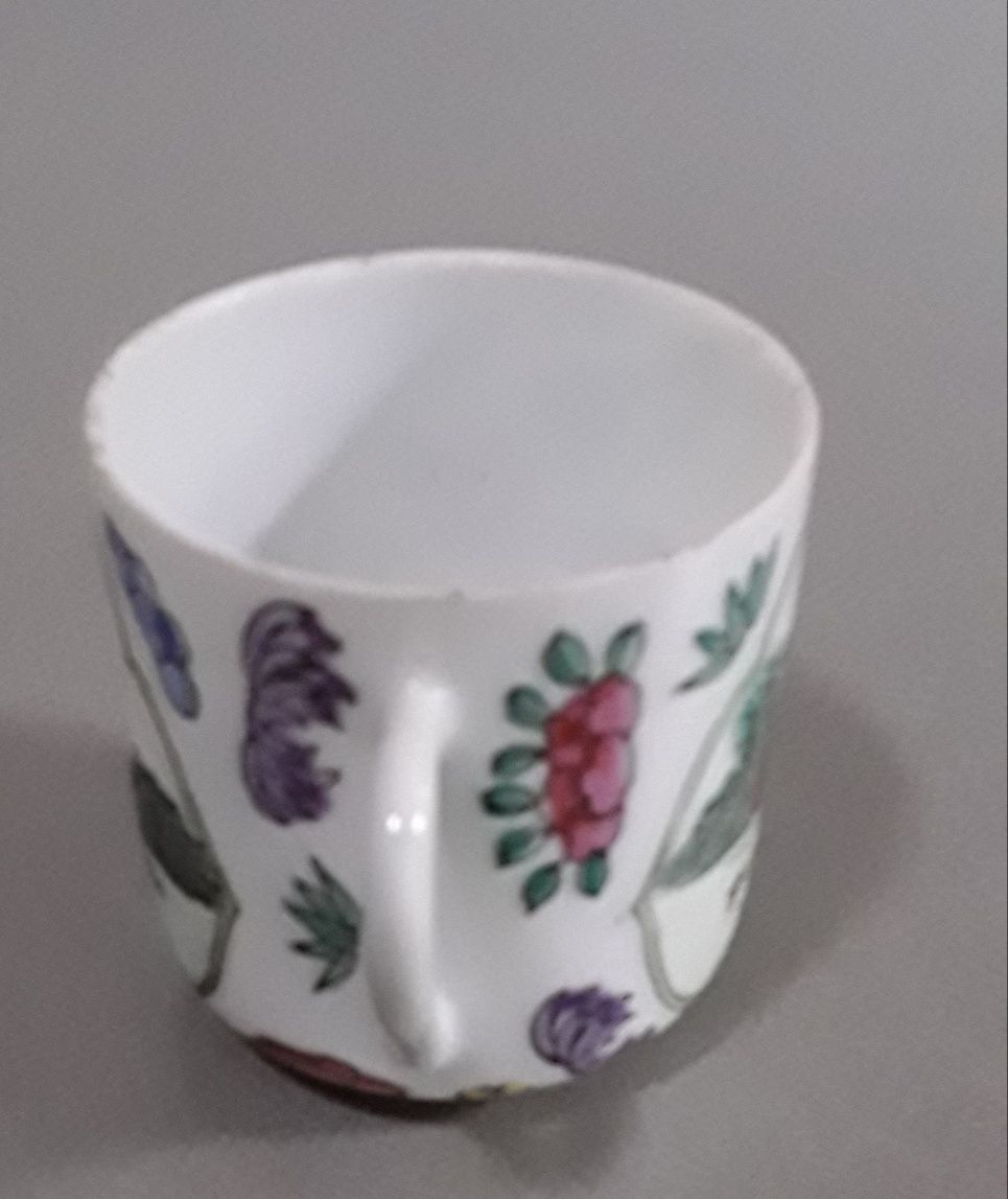 Antiga chávena de café com pires em porcelana Chinesa