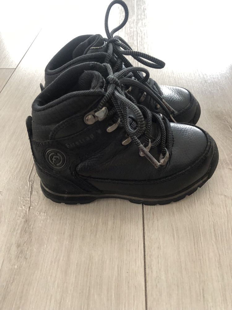 Buty zimowe Firetrap czarne skórzane 24