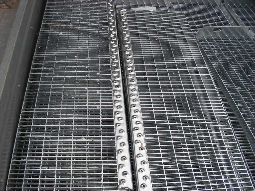 Nowość !! Stopnie metalowe drobne oczko 34x11 800x270mm /Gorlice!!