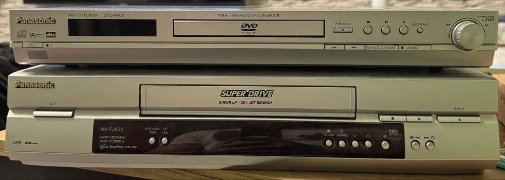 Odtwarzcaz VHS i DVD Panasonic