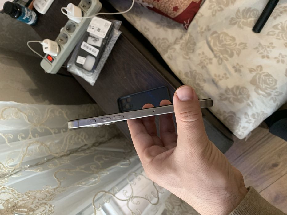 Продам айфон 15 промакс 256г