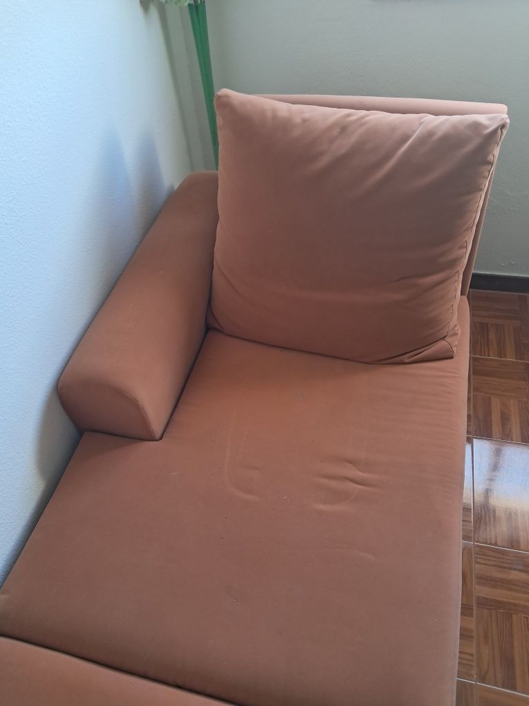 Sofá de sala laranja